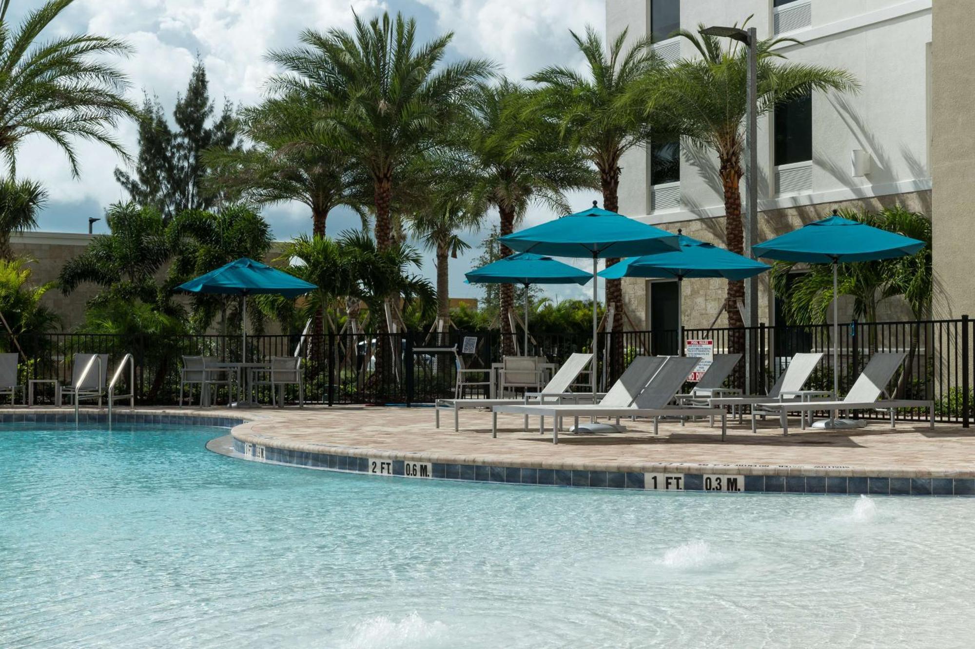 Home2 Suites By Hilton Cape Canaveral Cruise Port Luaran gambar